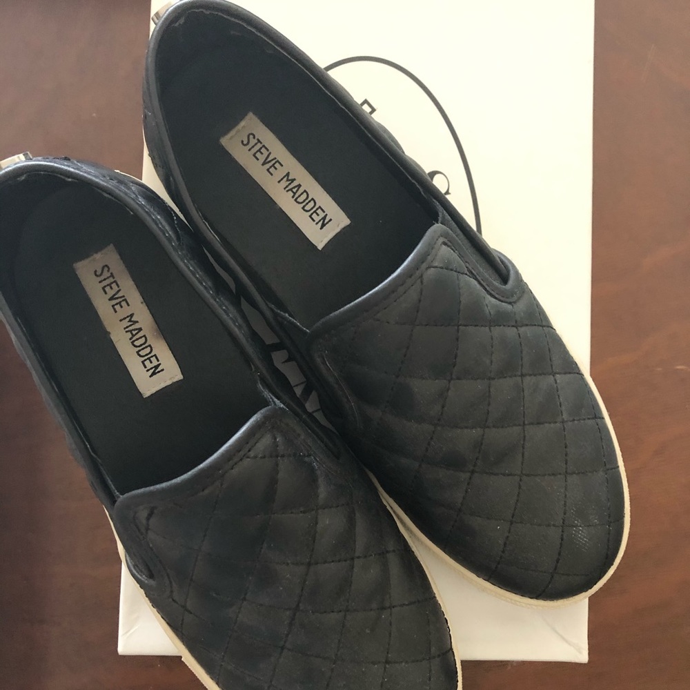 Steve Madden Eccentrq Slip On Size 6 Black Quilted